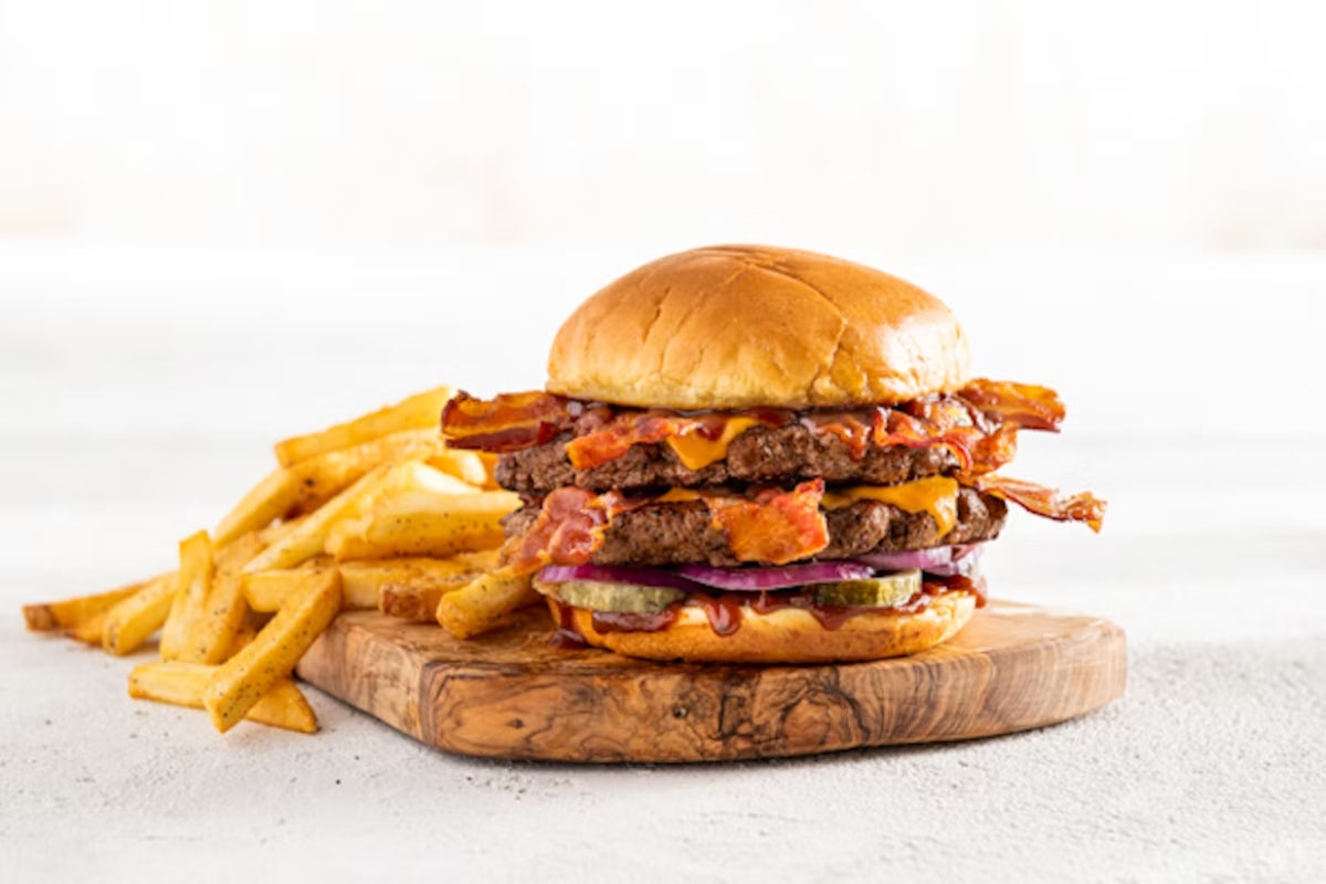 Big Bacon BBQ Burger*